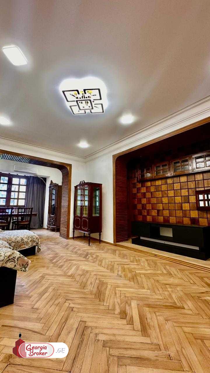 продается квартира с новым ремонтом 3-комнаты