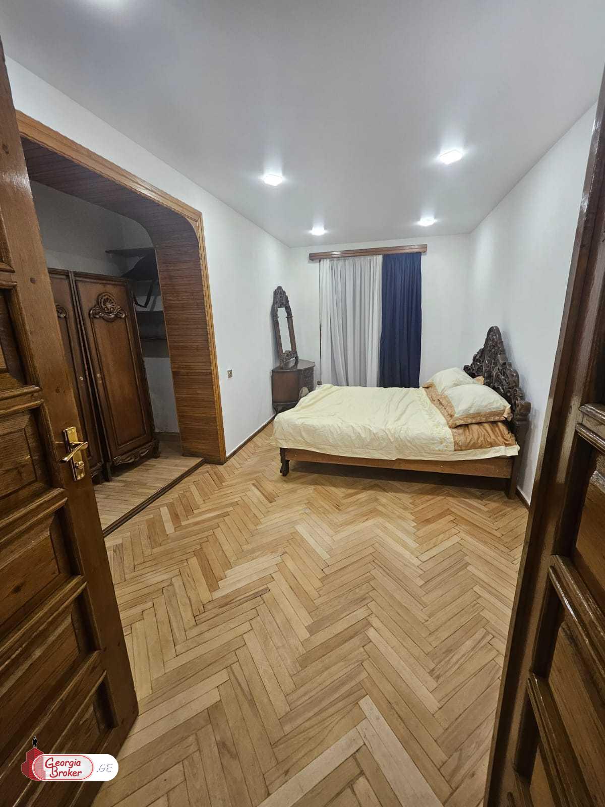 продается квартира с новым ремонтом 3-комнаты