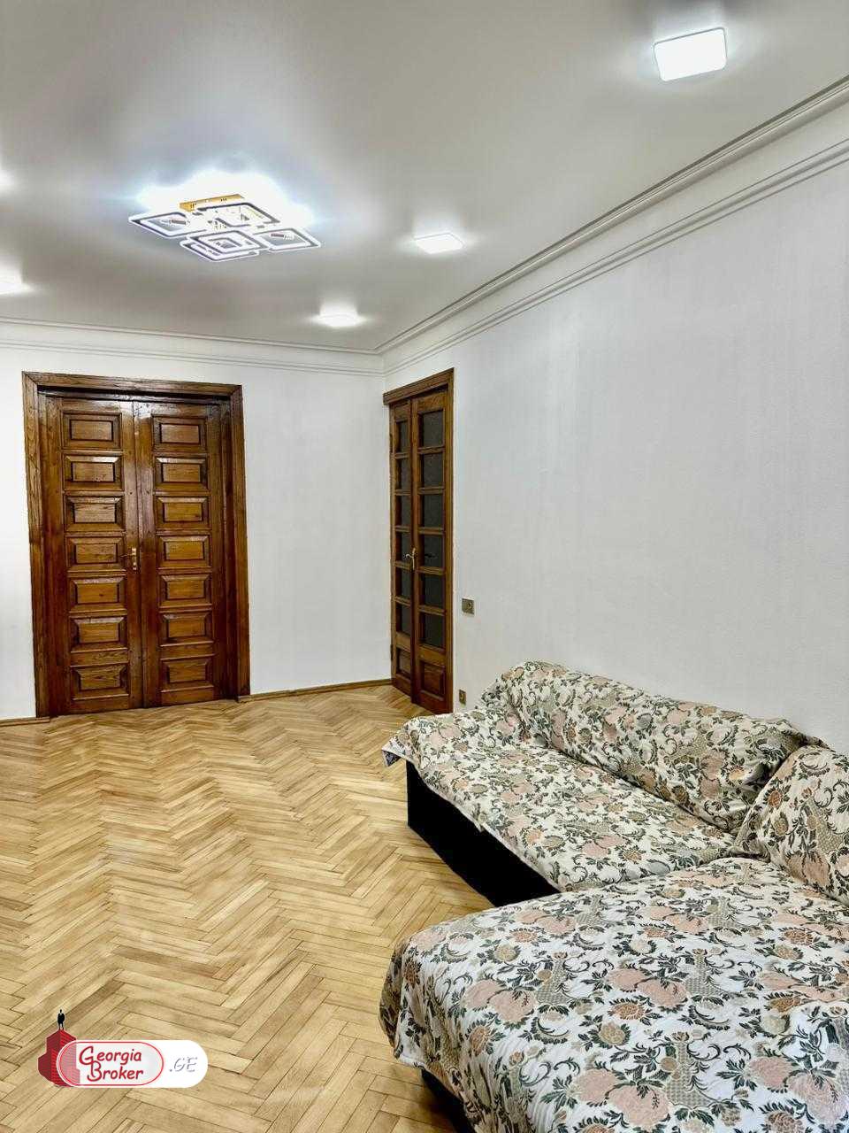 продается квартира с новым ремонтом 3-комнаты