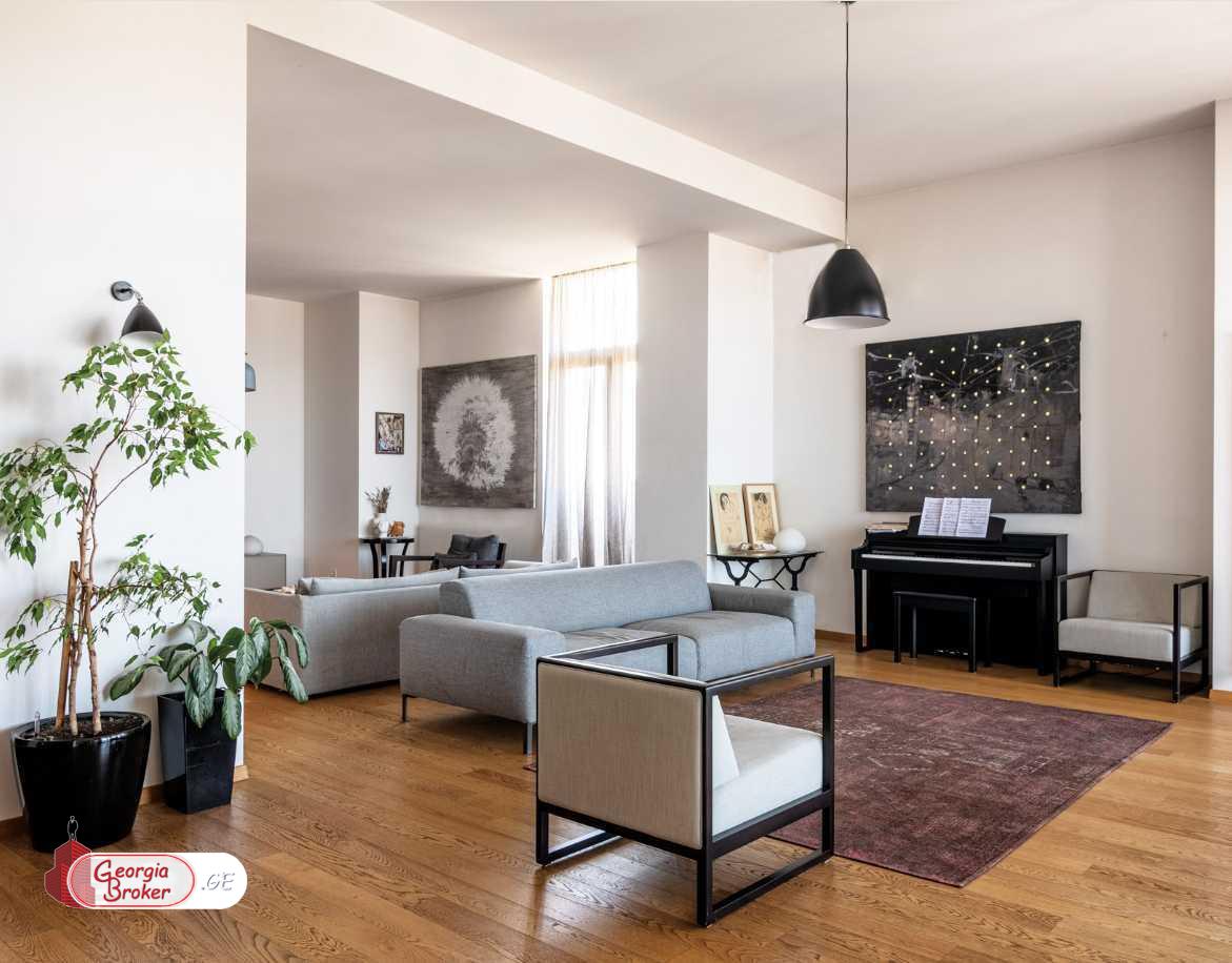 nearly repaired 8-room apartment for sale