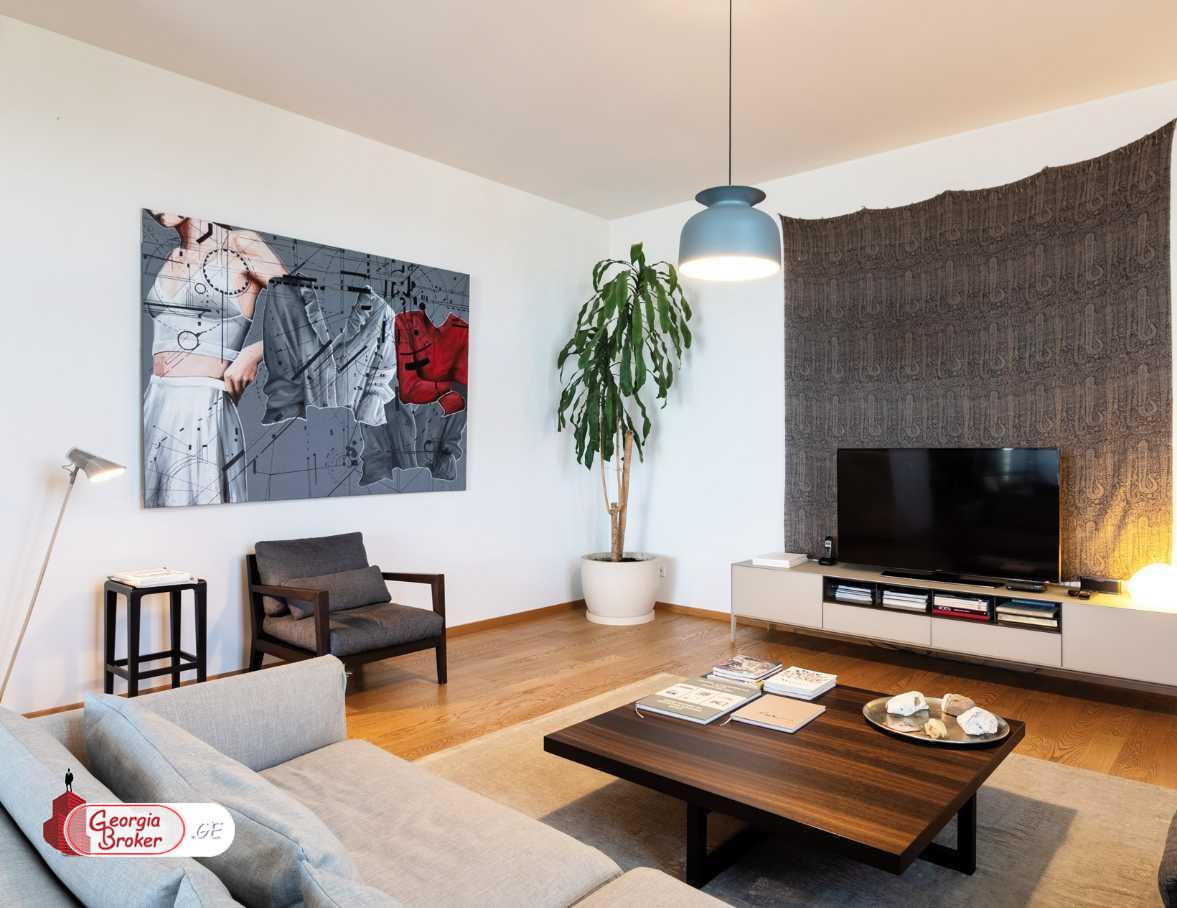 nearly repaired 8-room apartment for sale