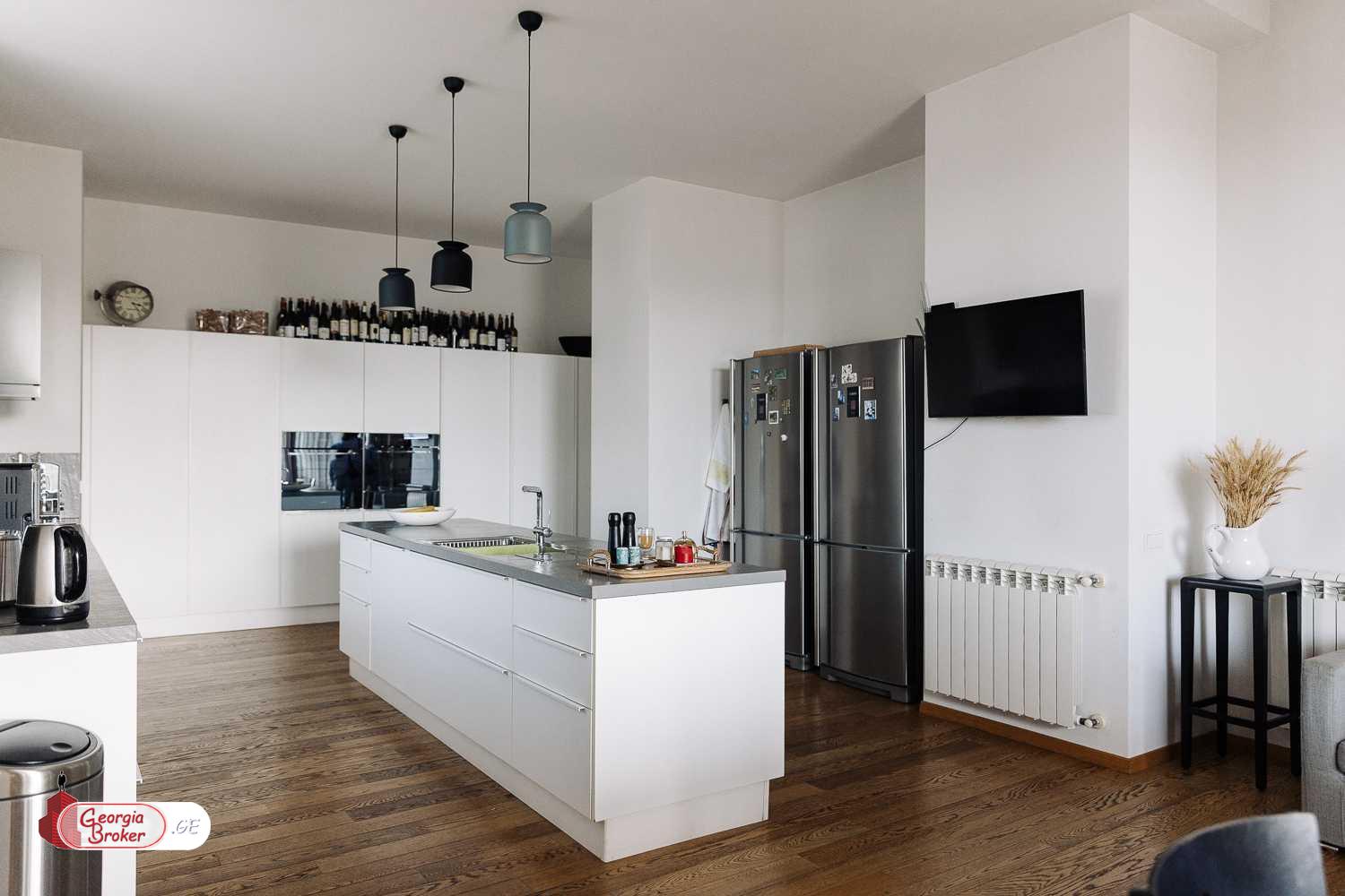 nearly repaired 8-room apartment for sale