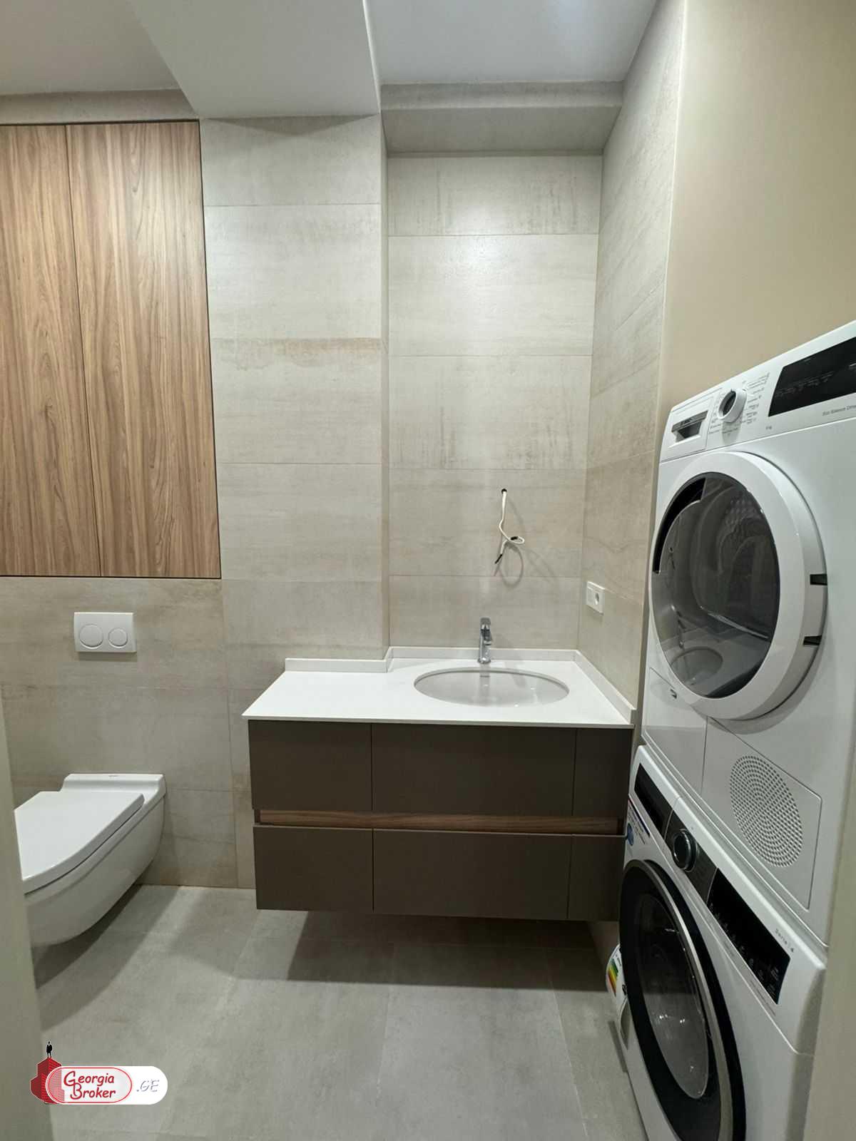 იყიდება ახალი გარემონტებული 2 ოთახიანი ბინა