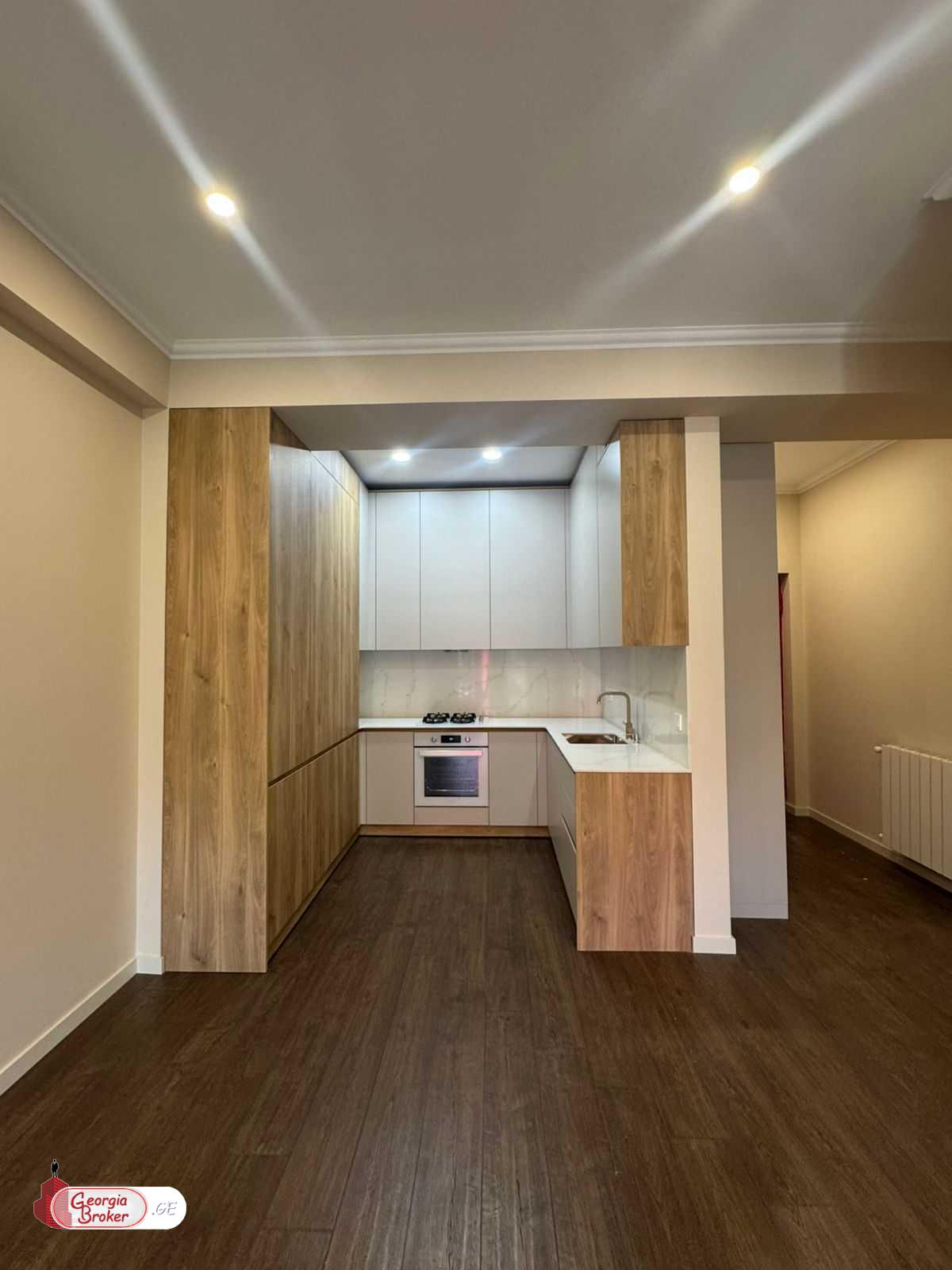 იყიდება ახალი გარემონტებული 2 ოთახიანი ბინა