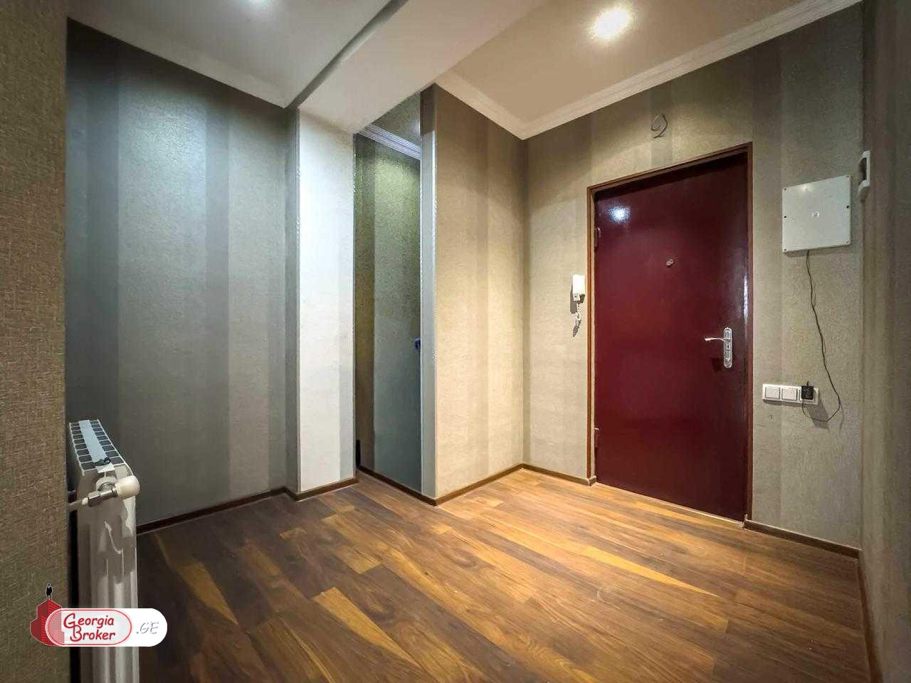 nearly repaired 3-room apartment for sale