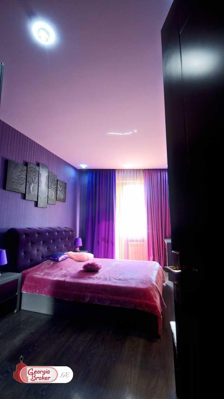 продается квартира с новым ремонтом 4-комнаты