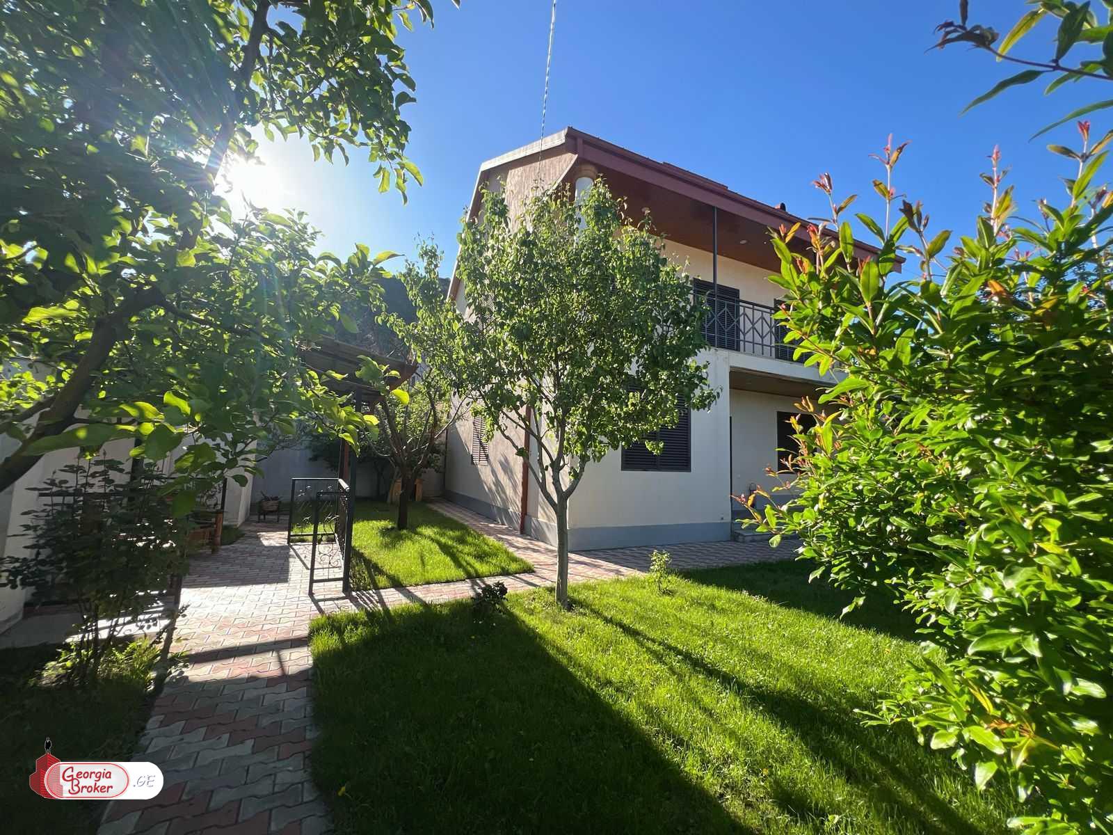 nearly repaired 7-room house for sale