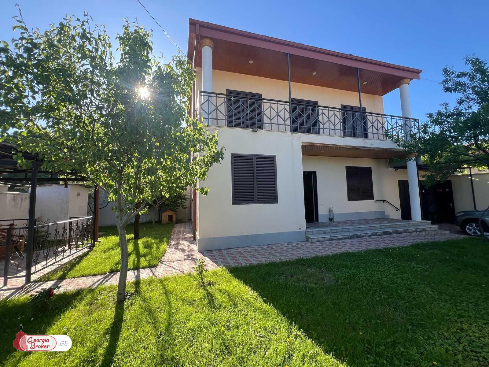 nearly repaired 7-room house for sale