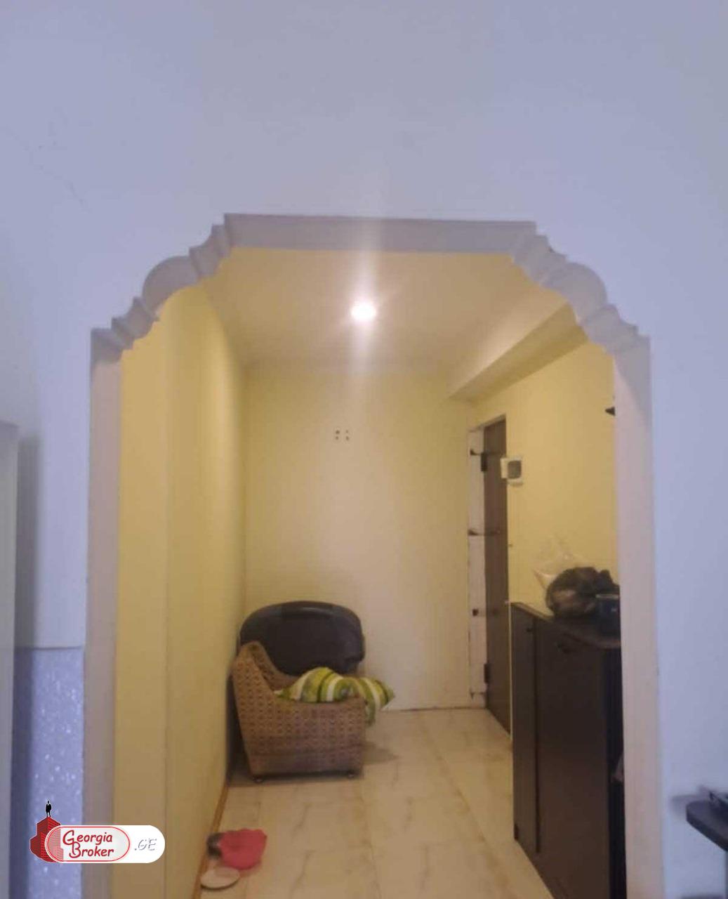 იყიდება ახალი გარემონტებული 4 ოთახიანი ბინა