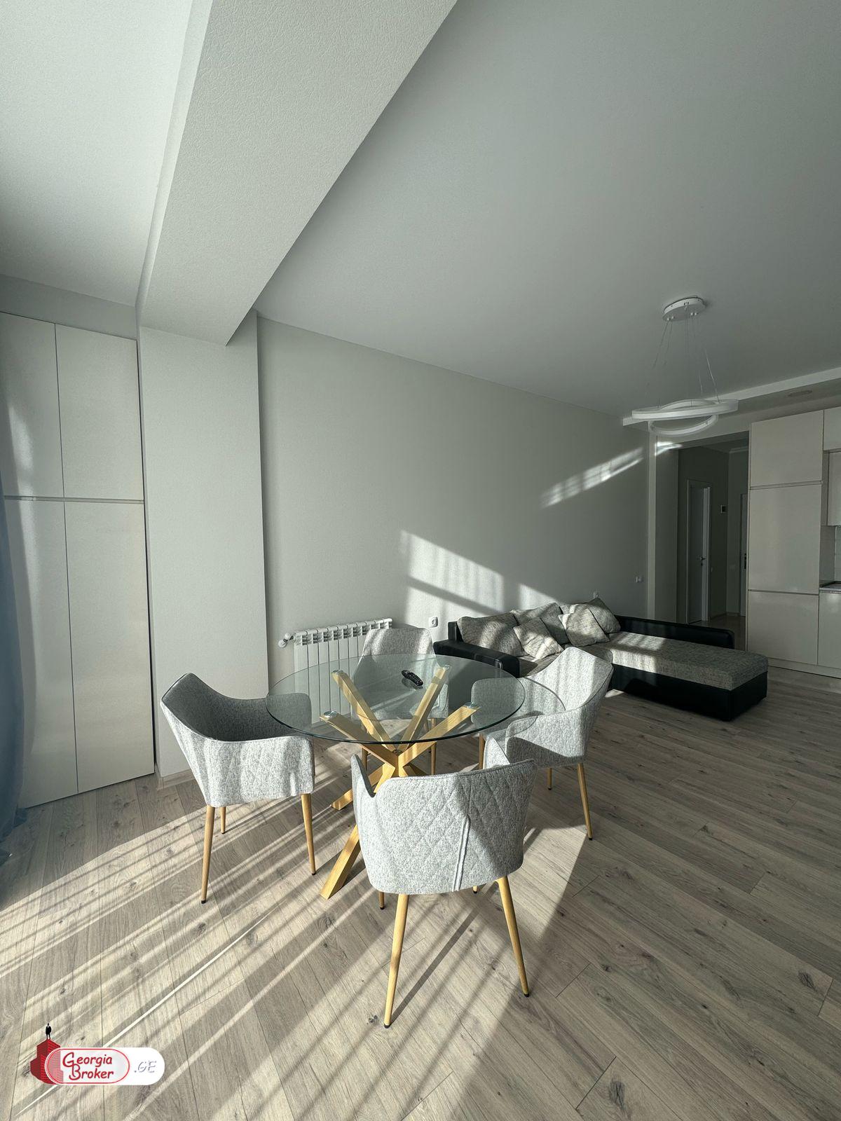 იყიდება ახალი გარემონტებული 2 ოთახიანი ბინა