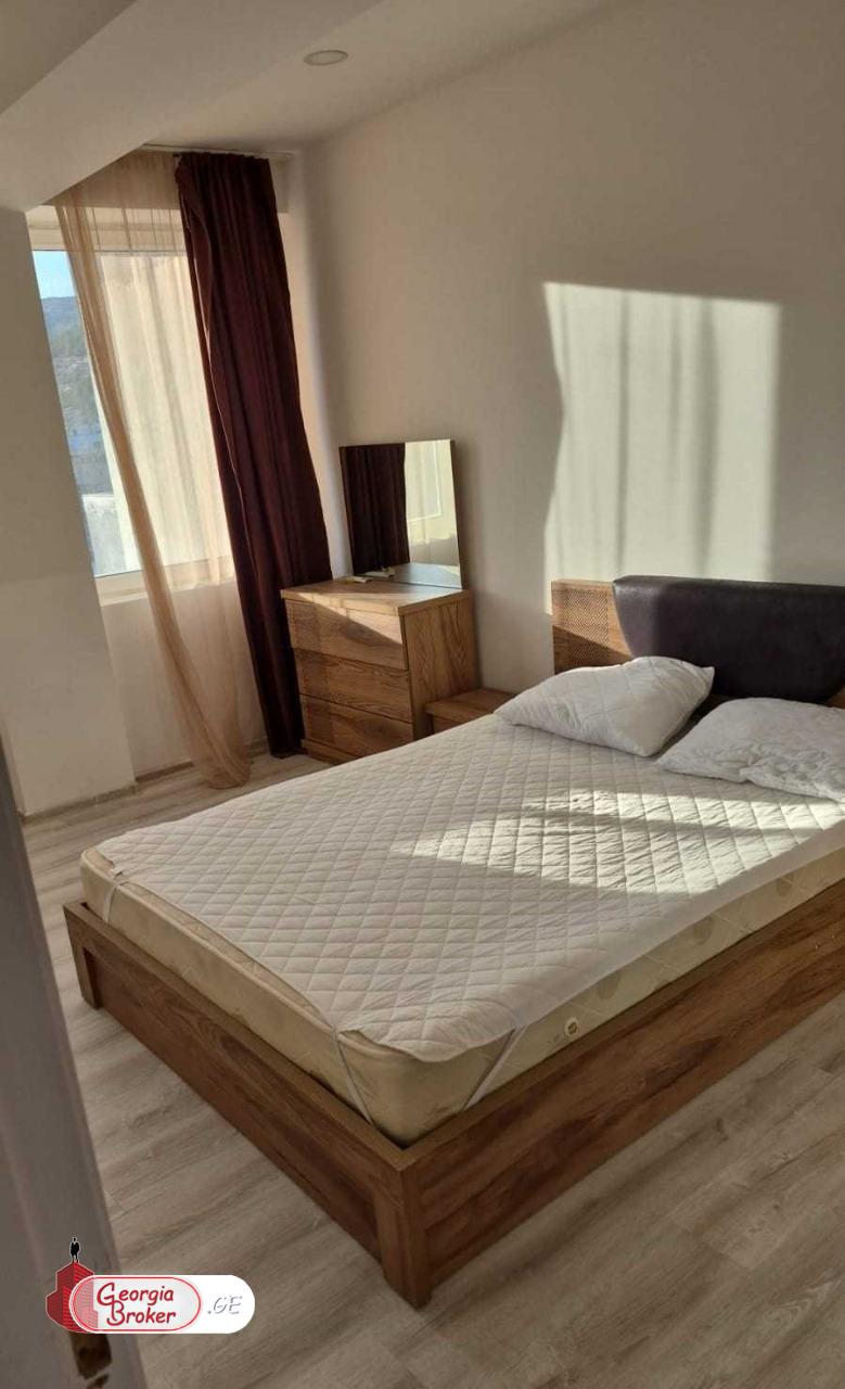 იყიდება ახალი გარემონტებული 3 ოთახიანი ბინა