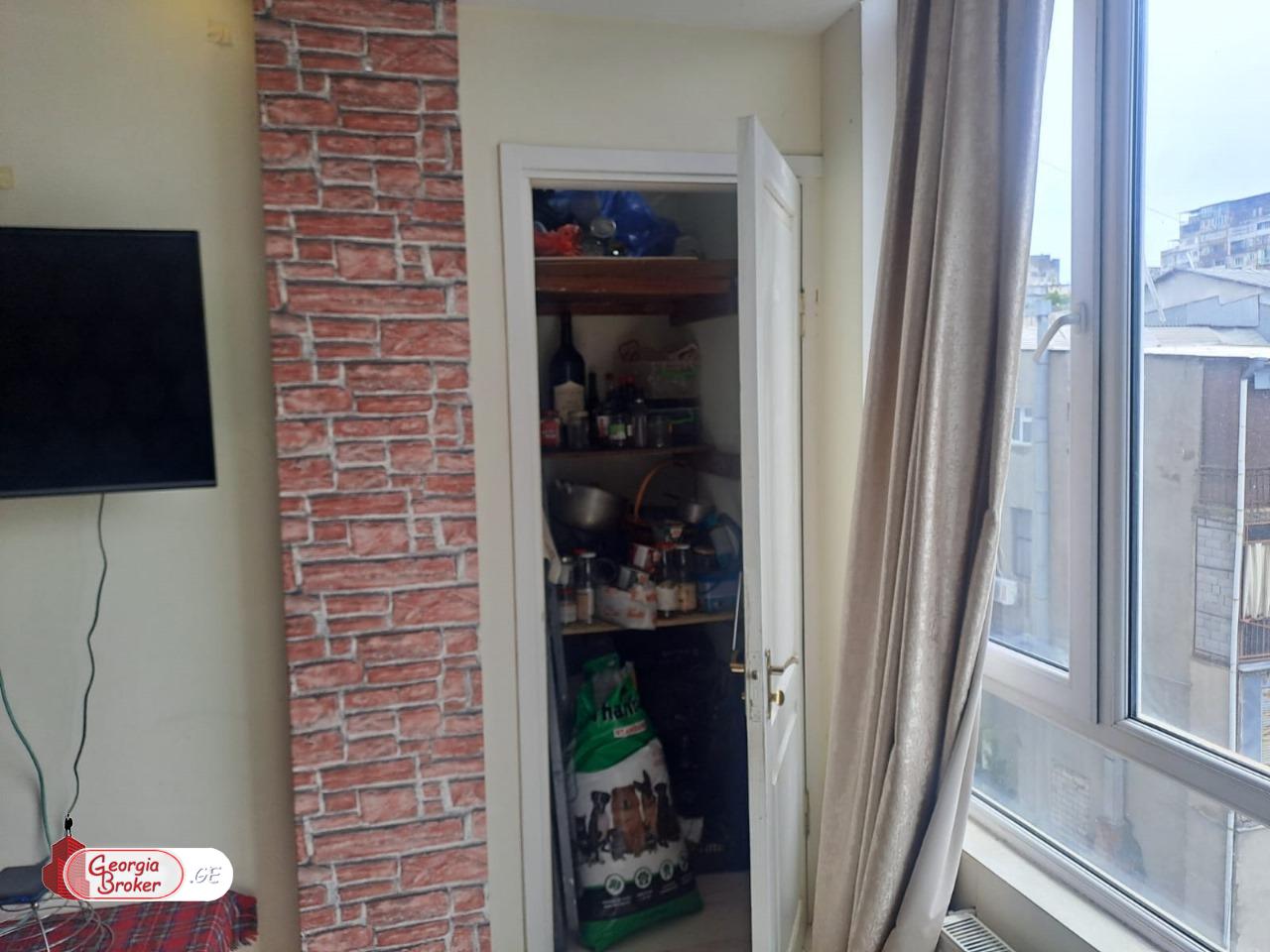 იყიდება ახალი გარემონტებული 4 ოთახიანი ბინა