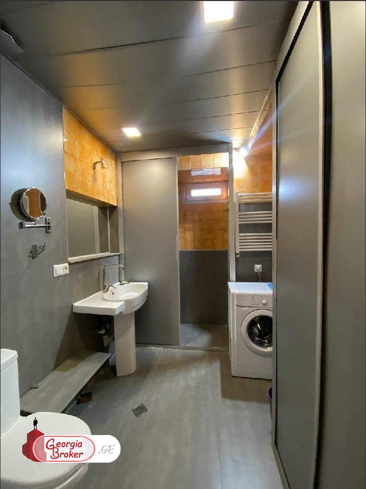 იყიდება ახალი გარემონტებული 2 ოთახიანი ბინა