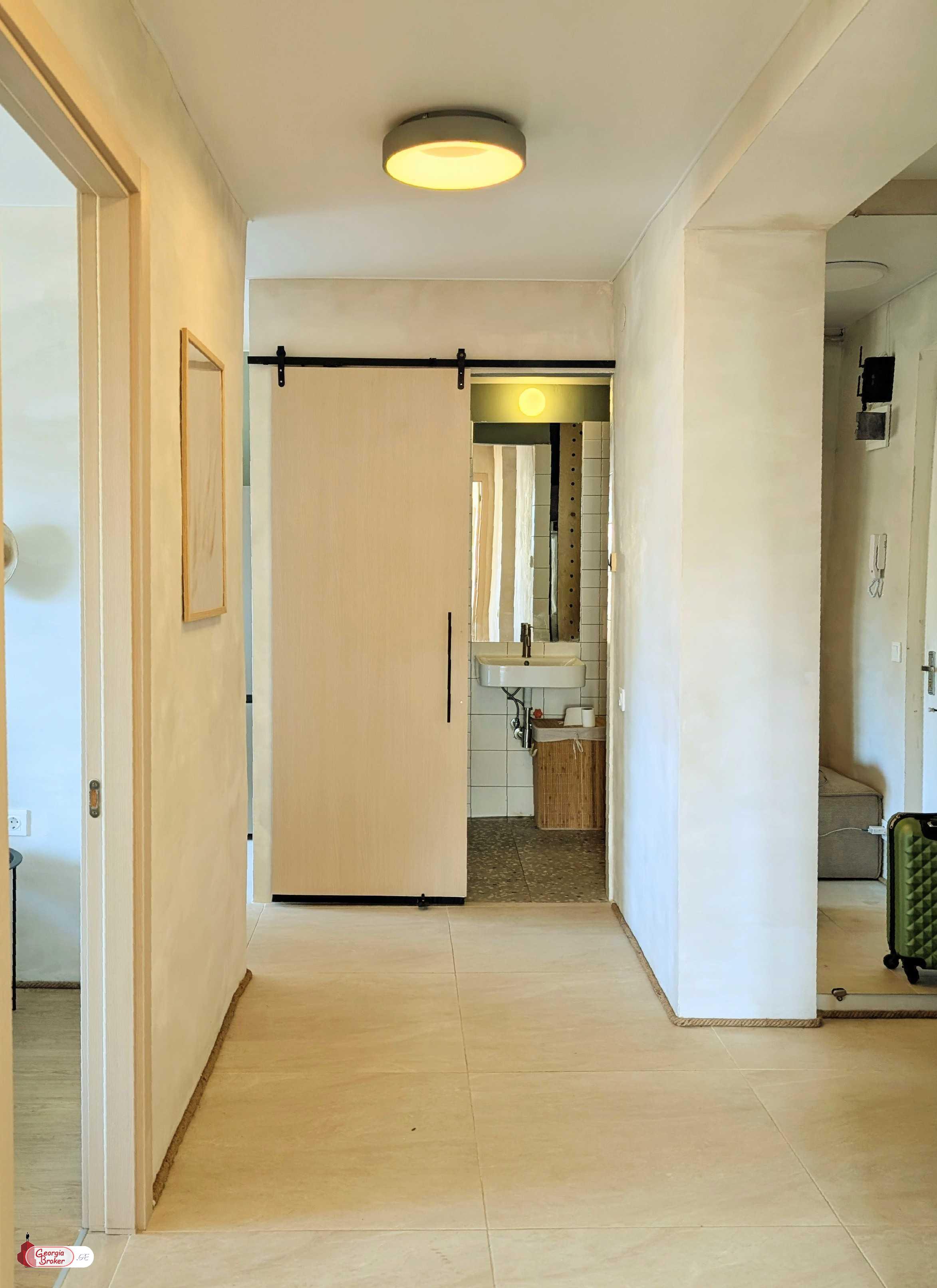 იყიდება ახალი გარემონტებული 3 ოთახიანი ბინა