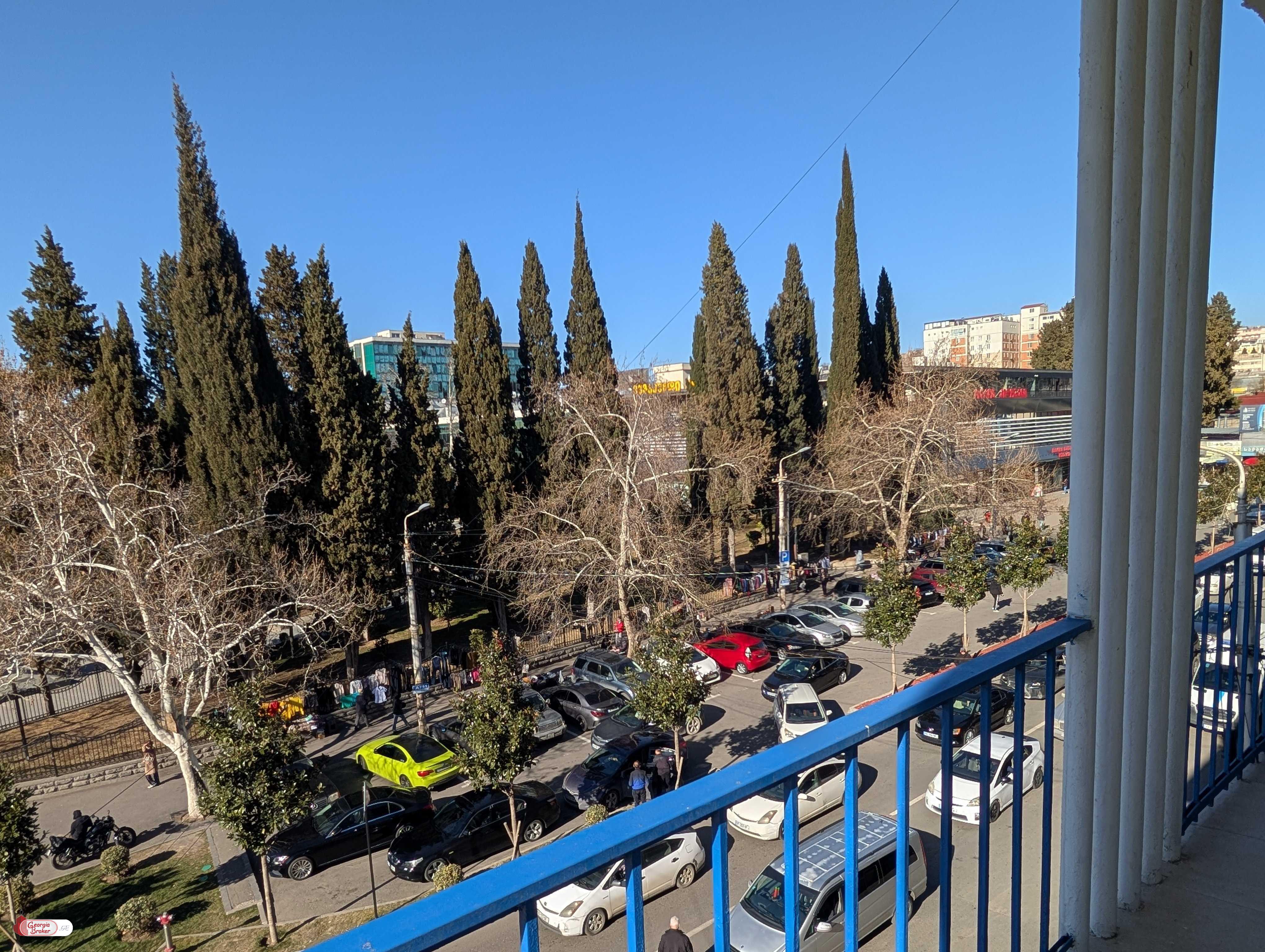 იყიდება ახალი გარემონტებული 3 ოთახიანი ბინა