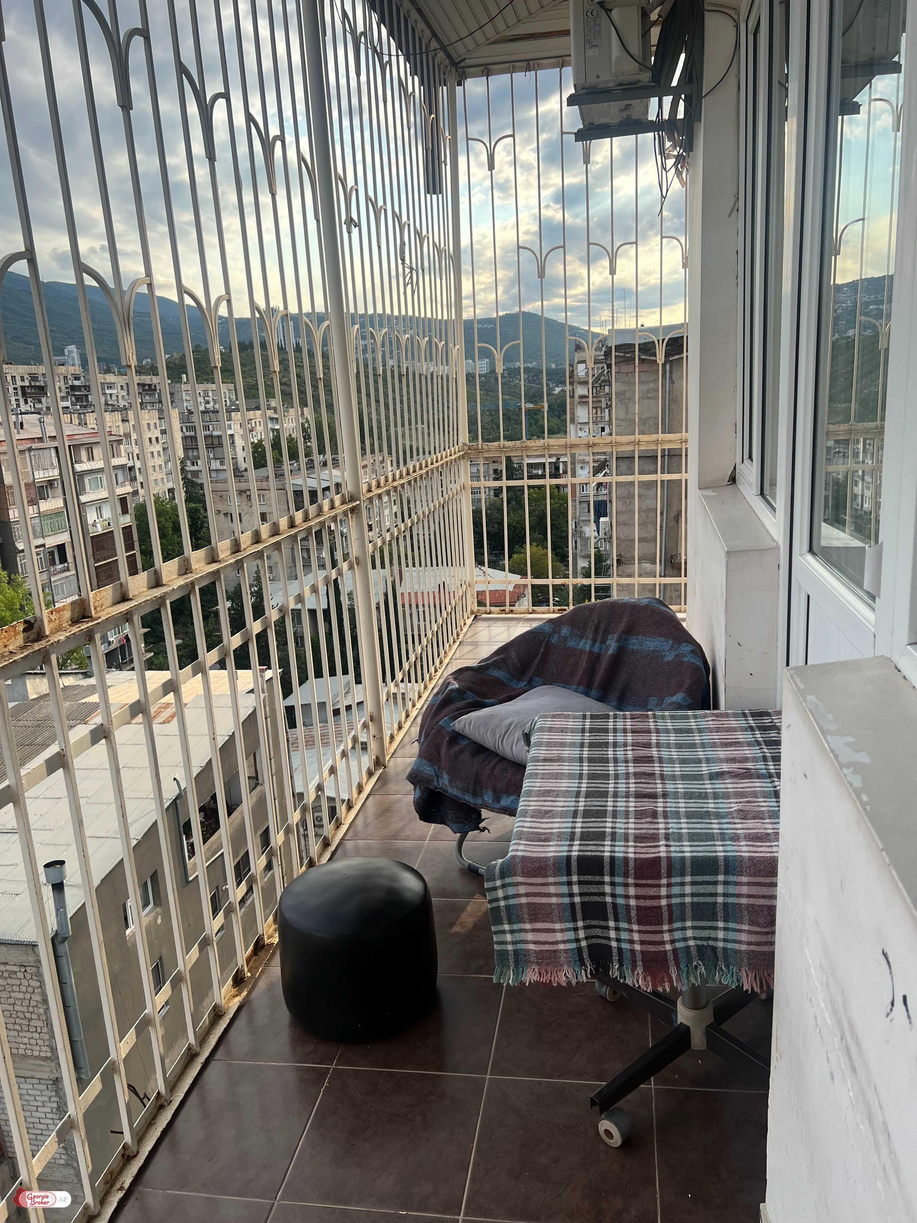 იყიდება ახალი გარემონტებული 3 ოთახიანი ბინა