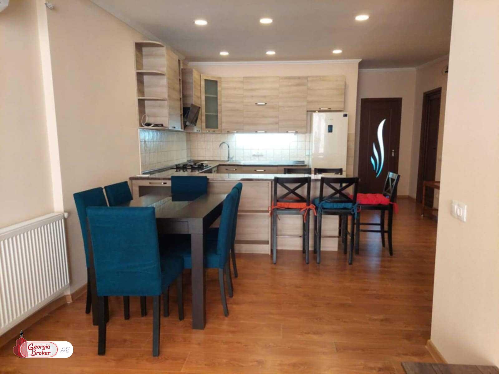 იყიდება ახალი გარემონტებული 4 ოთახიანი ბინა