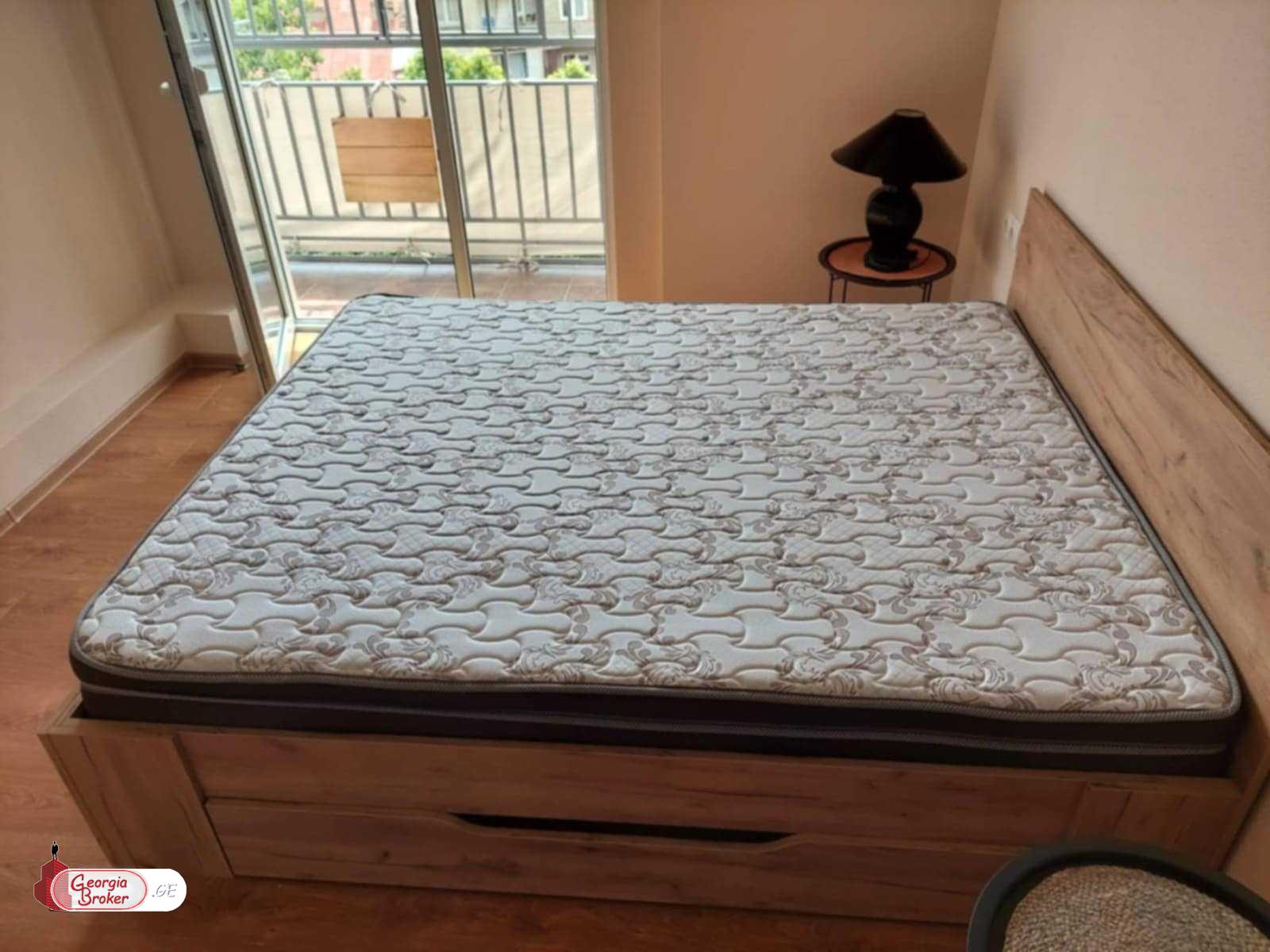 იყიდება ახალი გარემონტებული 4 ოთახიანი ბინა