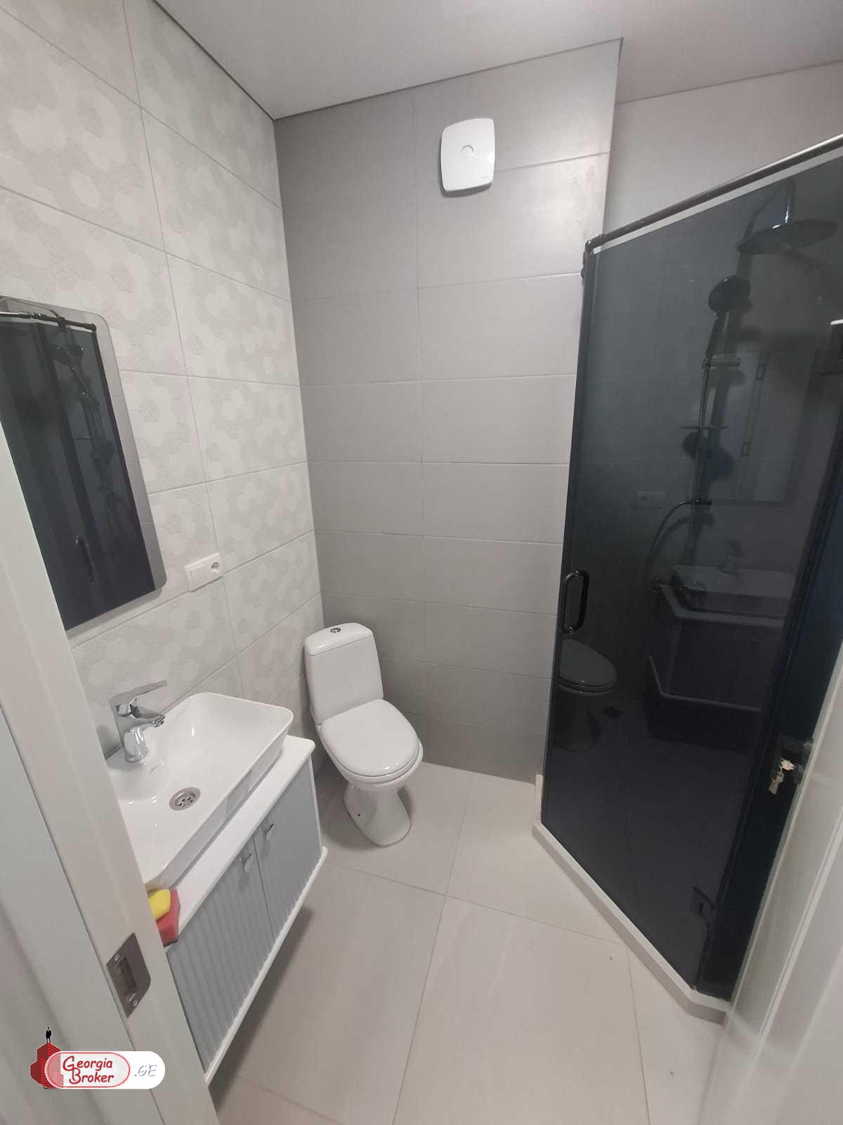 იყიდება ახალი გარემონტებული 3 ოთახიანი ბინა