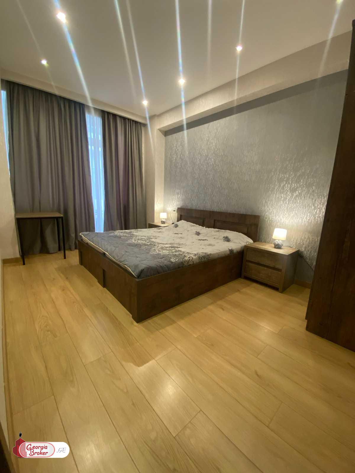 იყიდება ახალი გარემონტებული 4 ოთახიანი ბინა