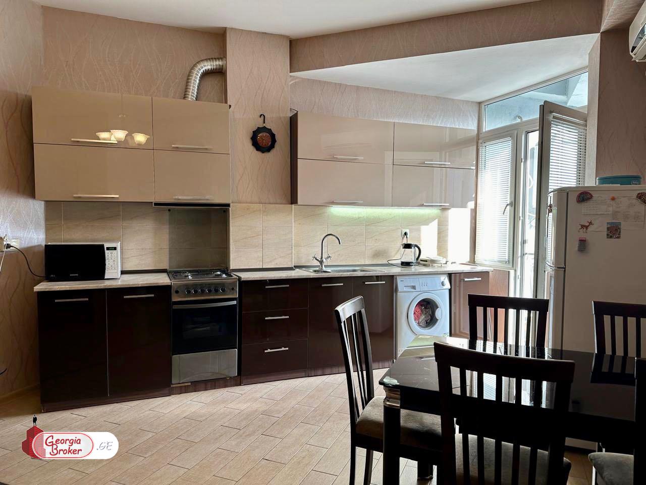 იყიდება ახალი გარემონტებული 3 ოთახიანი ბინა