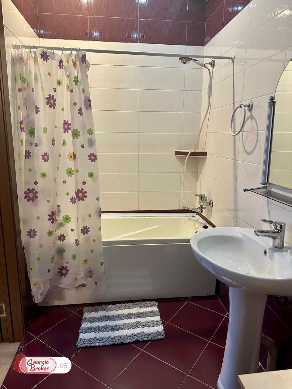 იყიდება ახალი გარემონტებული 3 ოთახიანი ბინა