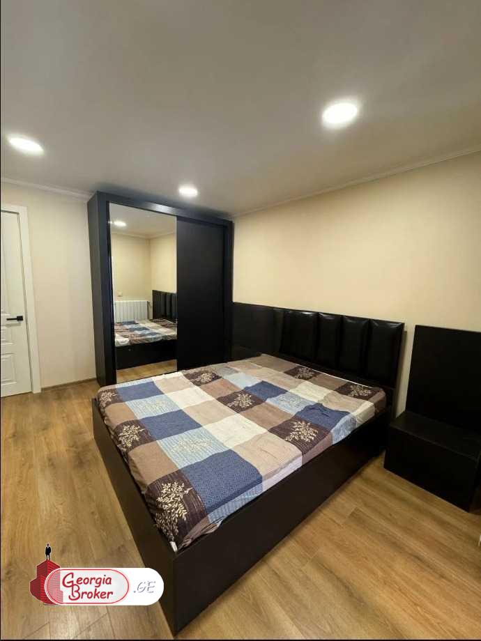 იყიდება ახალი გარემონტებული 5 ოთახიანი ბინა