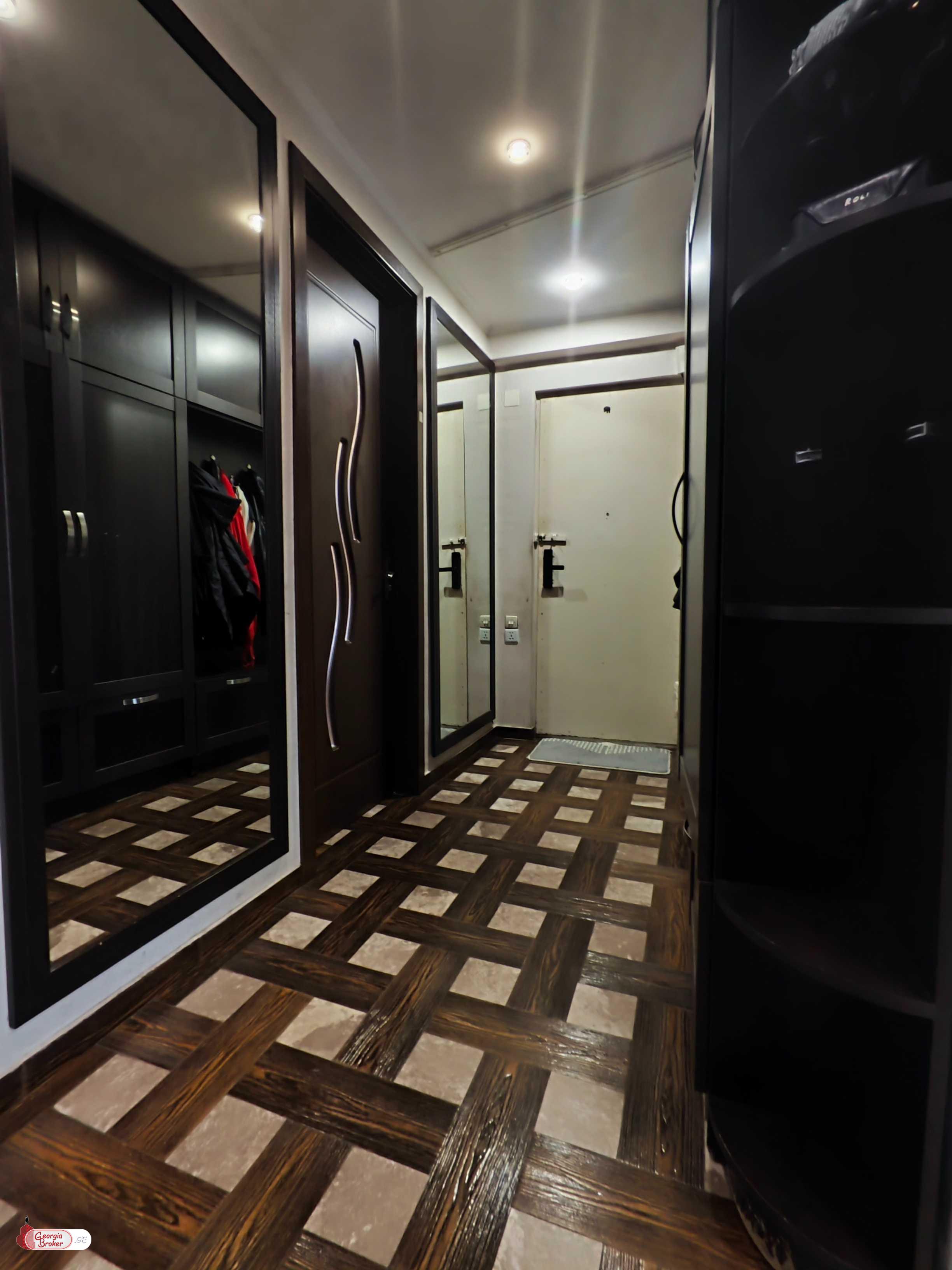 იყიდება ახალი გარემონტებული 3 ოთახიანი ბინა