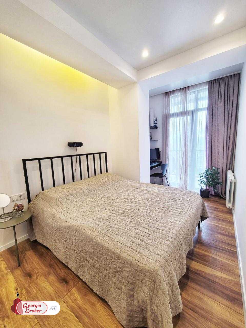 იყიდება ახალი გარემონტებული 4 ოთახიანი ბინა