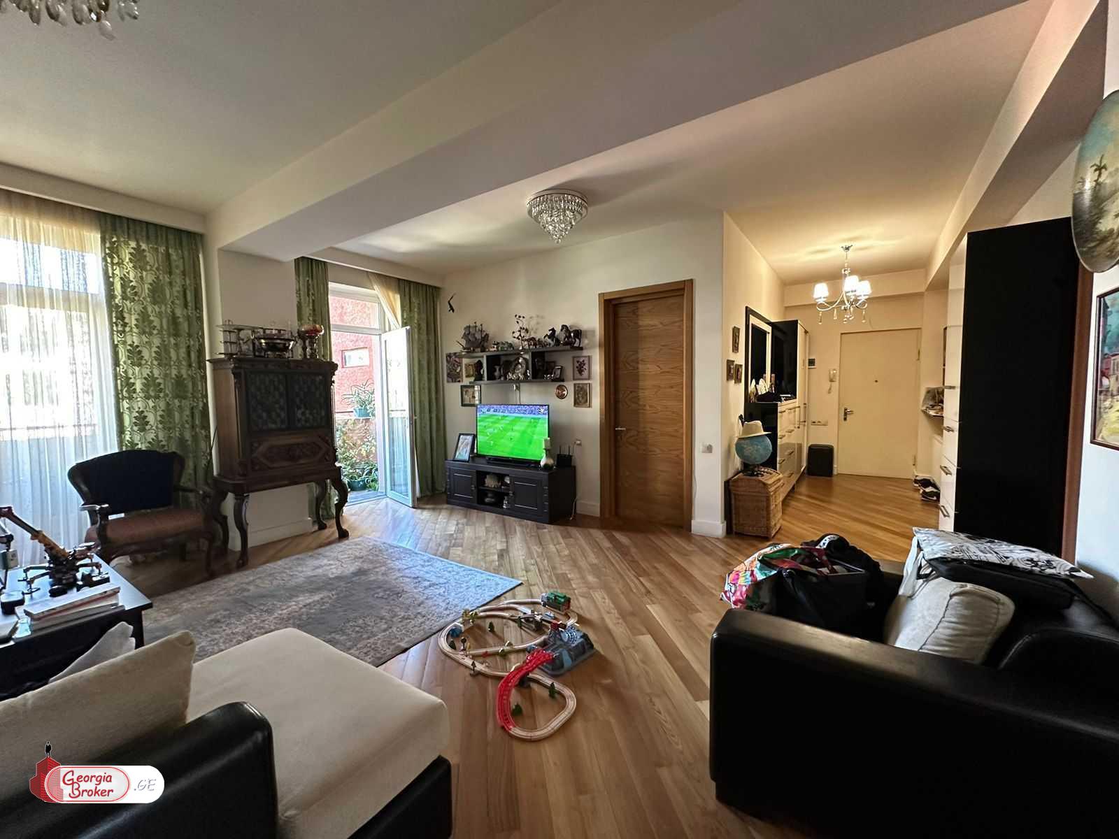 იყიდება ახალი გარემონტებული 3 ოთახიანი ბინა