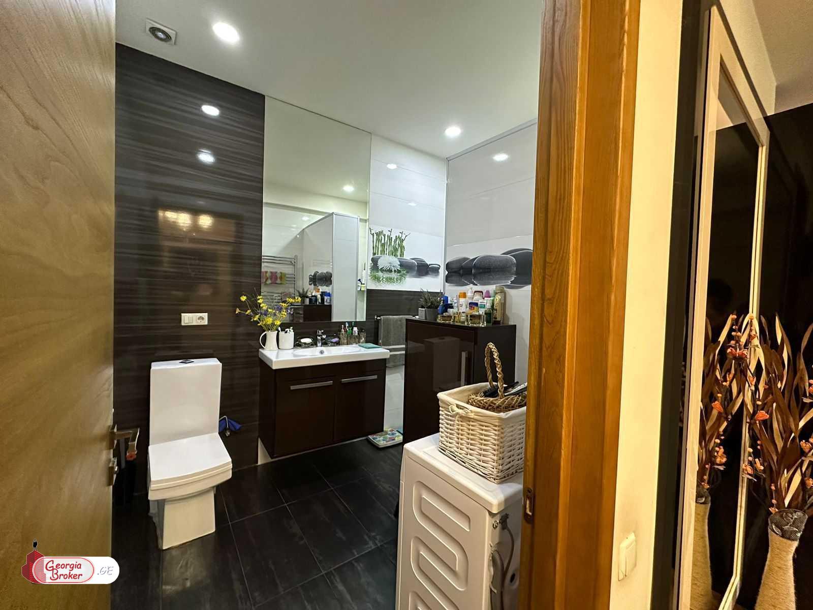 იყიდება ახალი გარემონტებული 3 ოთახიანი ბინა