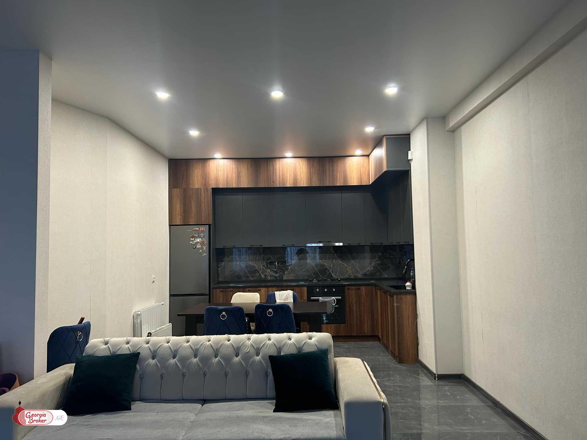 იყიდება ახალი გარემონტებული 4 ოთახიანი ბინა