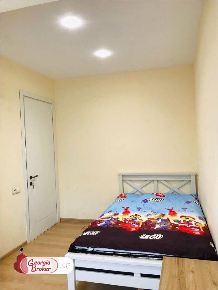 იყიდება ახალი გარემონტებული 4 ოთახიანი ბინა