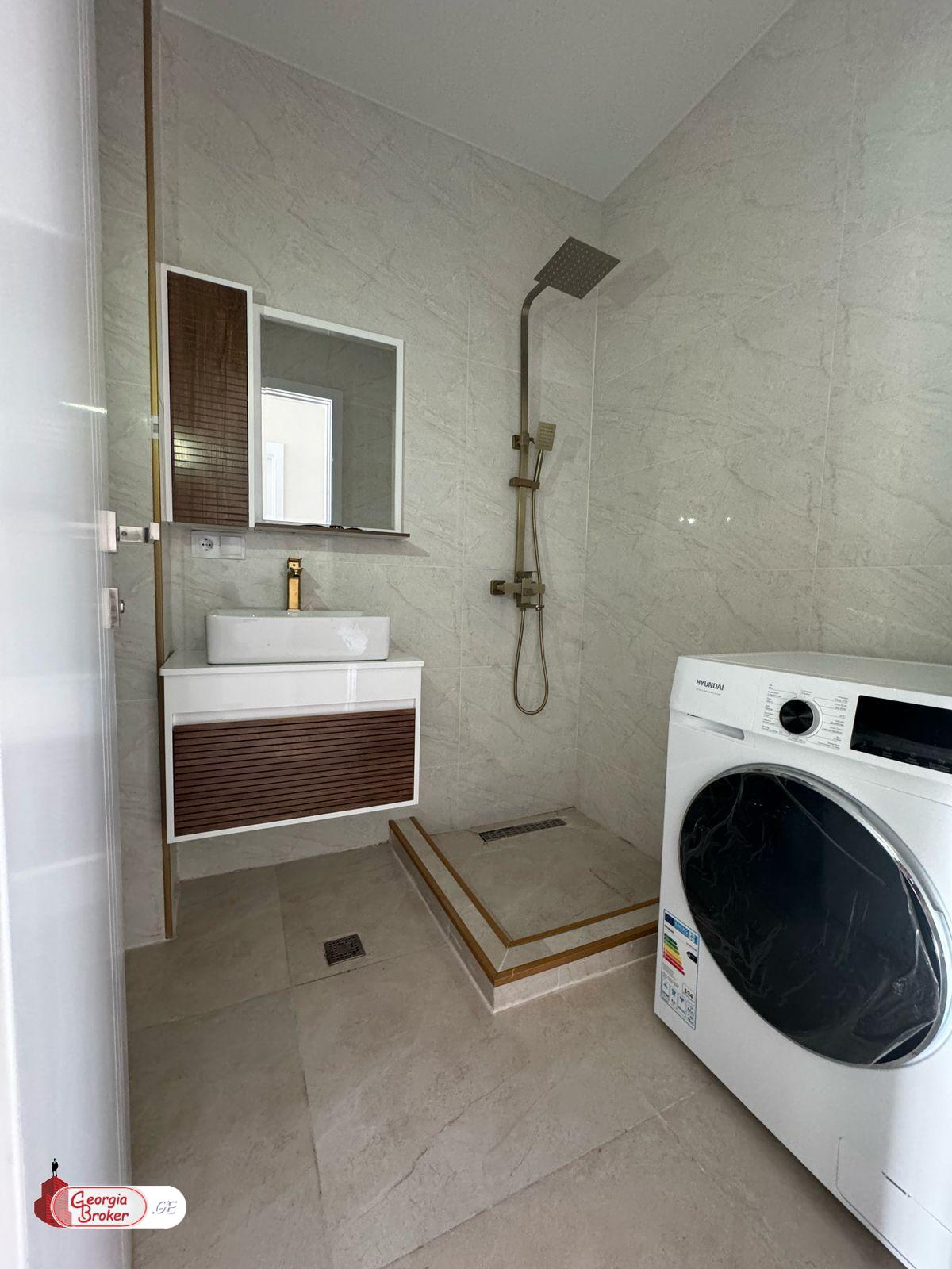 იყიდება ახალი გარემონტებული 2 ოთახიანი ბინა