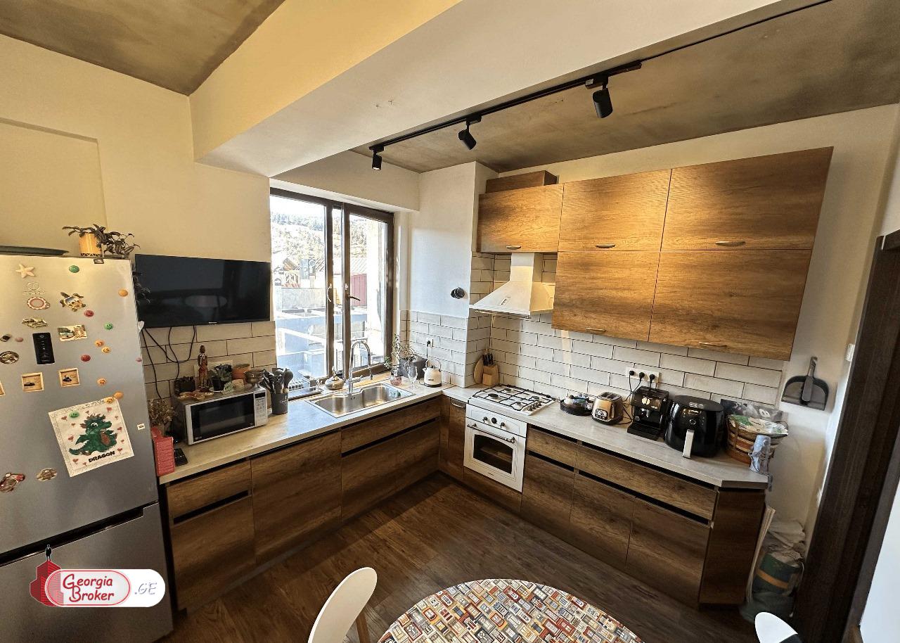 იყიდება ახალი გარემონტებული 3 ოთახიანი ბინა