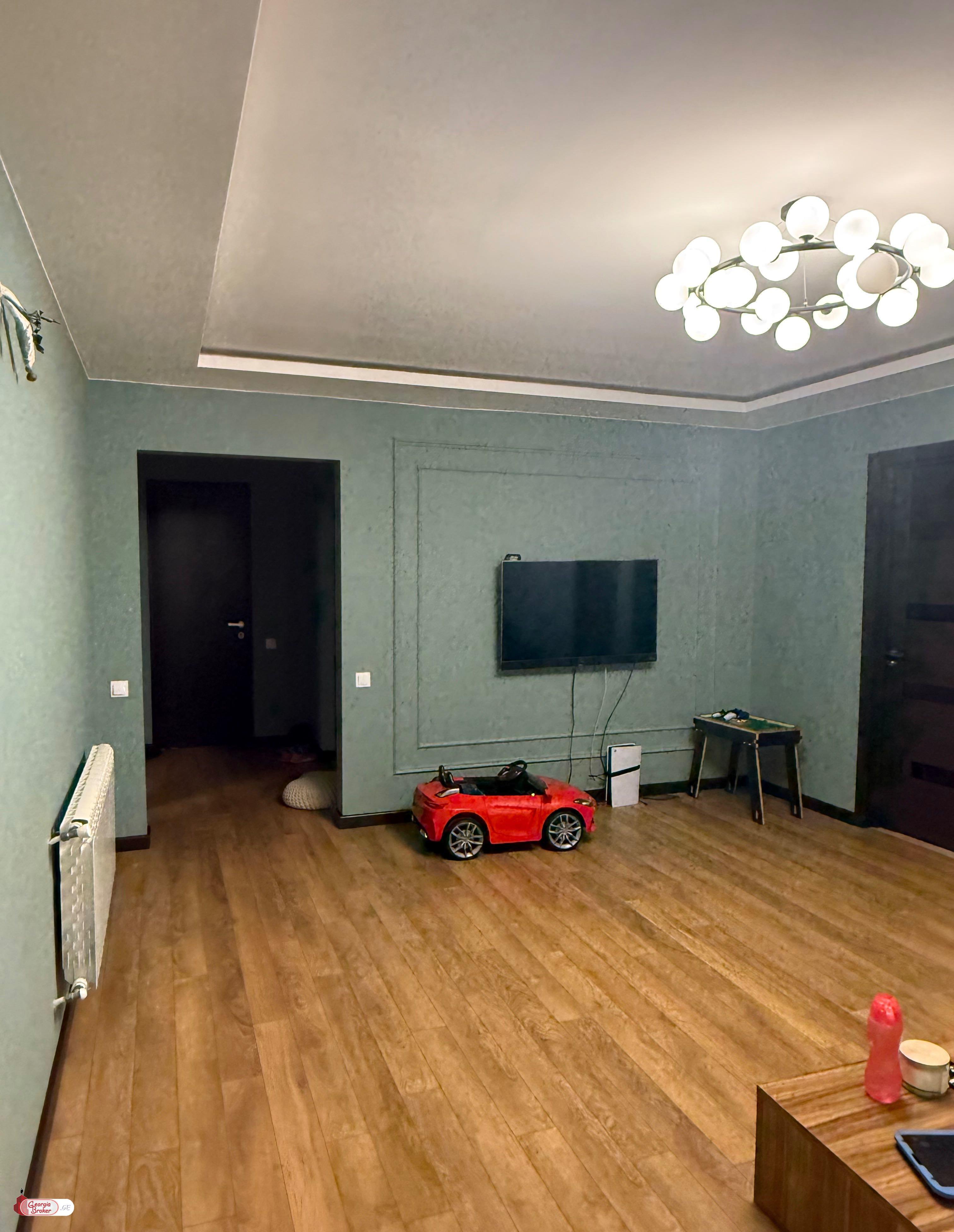 იყიდება ახალი გარემონტებული 4 ოთახიანი ბინა