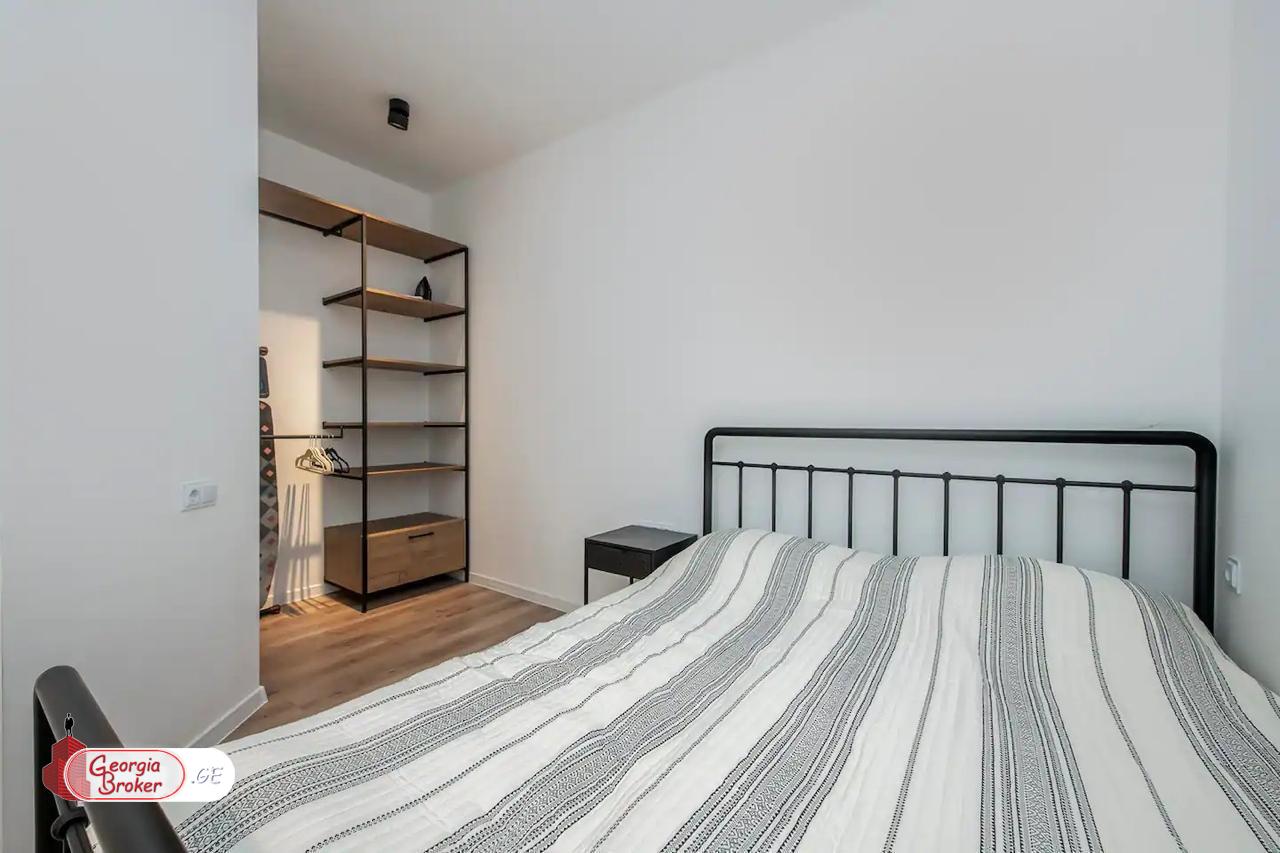 იყიდება ახალი გარემონტებული 2 ოთახიანი ბინა