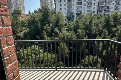 იყიდება ახალი აშენებული 2 ოთახიანი ბინა