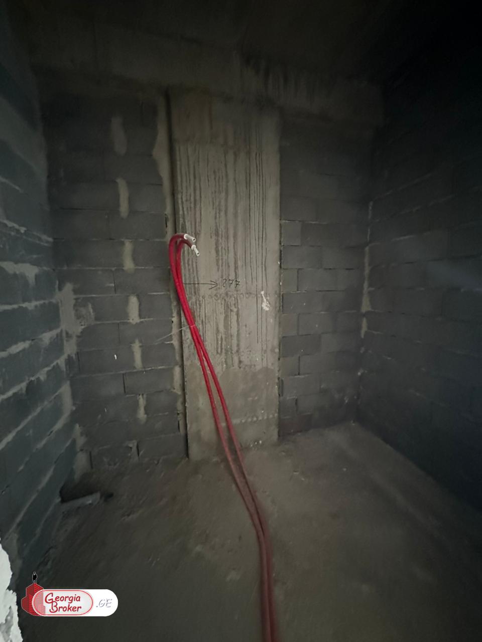 იყიდება ახალი აშენებული 2 ოთახიანი ბინა