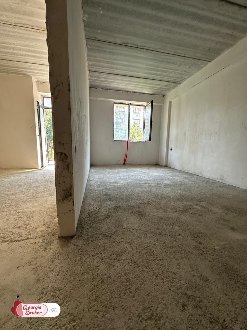 იყიდება ახალი აშენებული 2 ოთახიანი ბინა