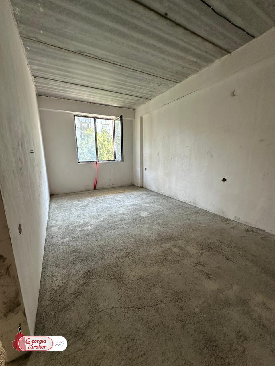 იყიდება ახალი აშენებული 2 ოთახიანი ბინა