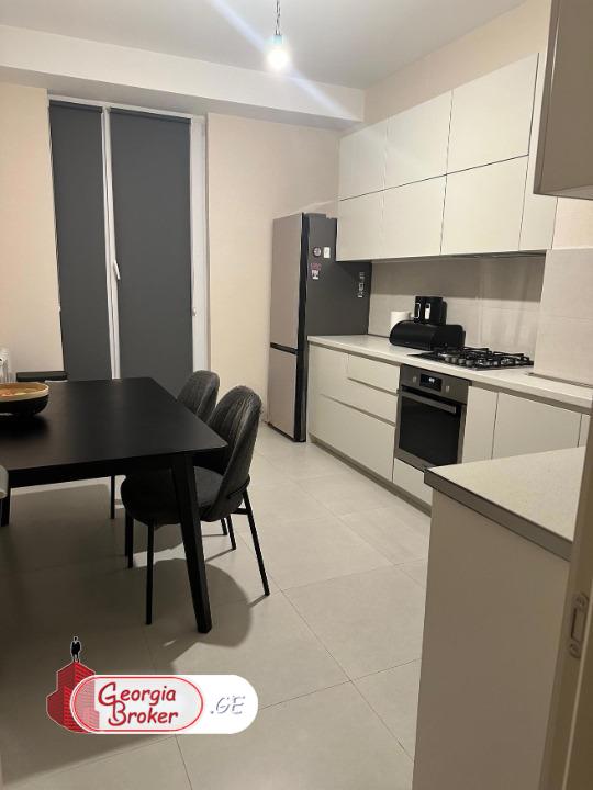 იყიდება ახალი გარემონტებული 4 ოთახიანი ბინა