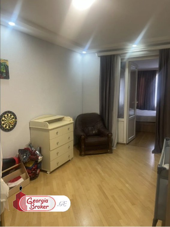 nearly repaired 3-room apartment for sale