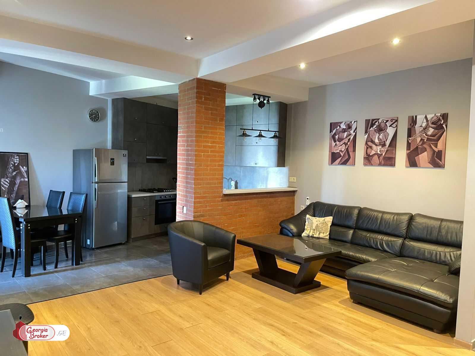 продается квартира с новым ремонтом 3-комнаты