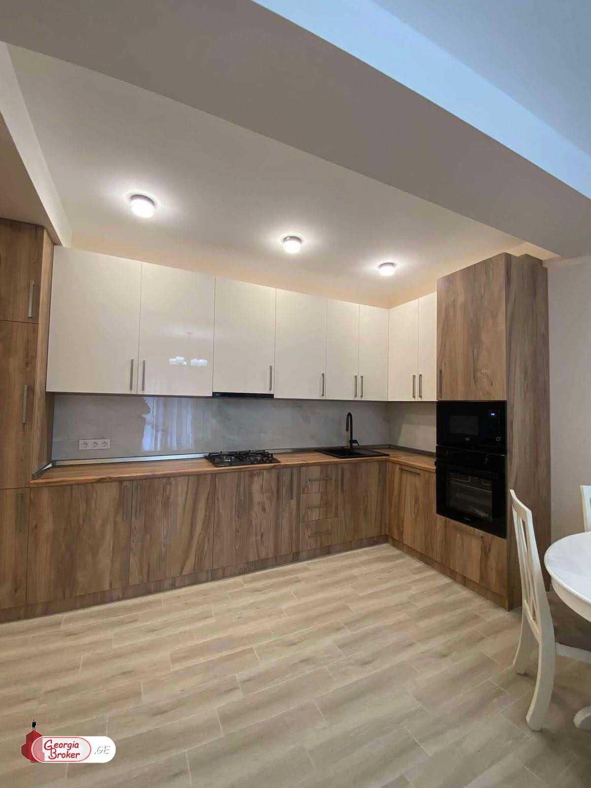 nearly repaired 3-room apartment for sale