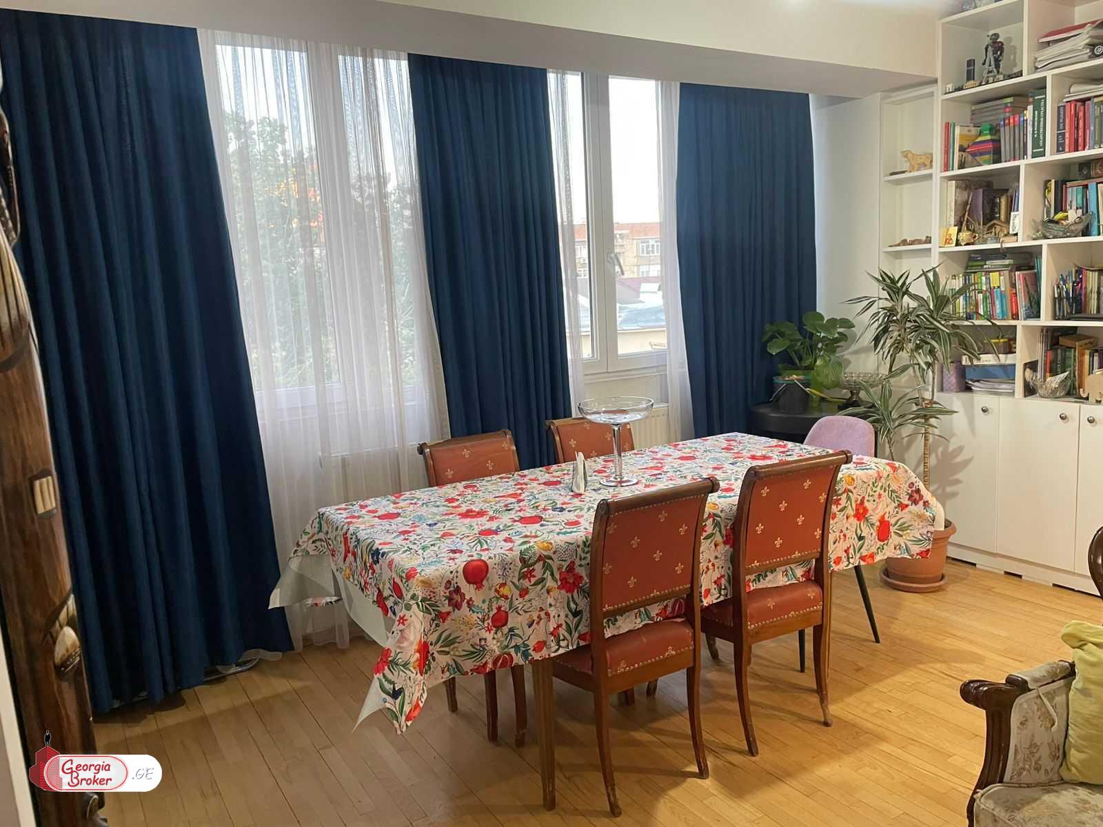 იყიდება ახალი გარემონტებული 3 ოთახიანი ბინა