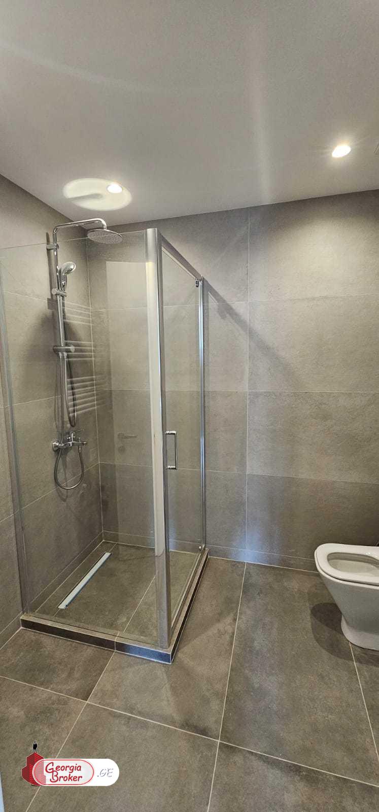 იყიდება ახალი გარემონტებული 3 ოთახიანი ბინა