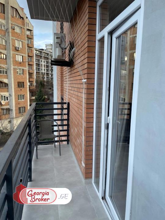 იყიდება ახალი გარემონტებული 4 ოთახიანი ბინა