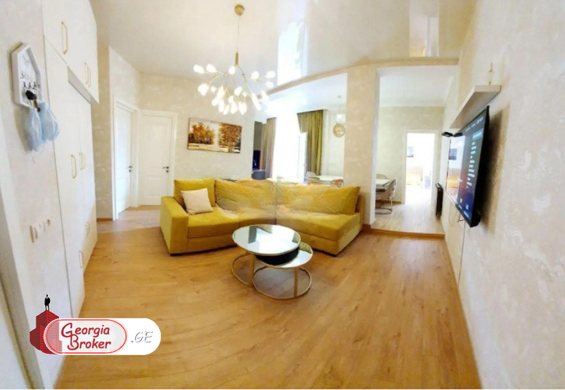 продается квартира с новым ремонтом 4-комнаты