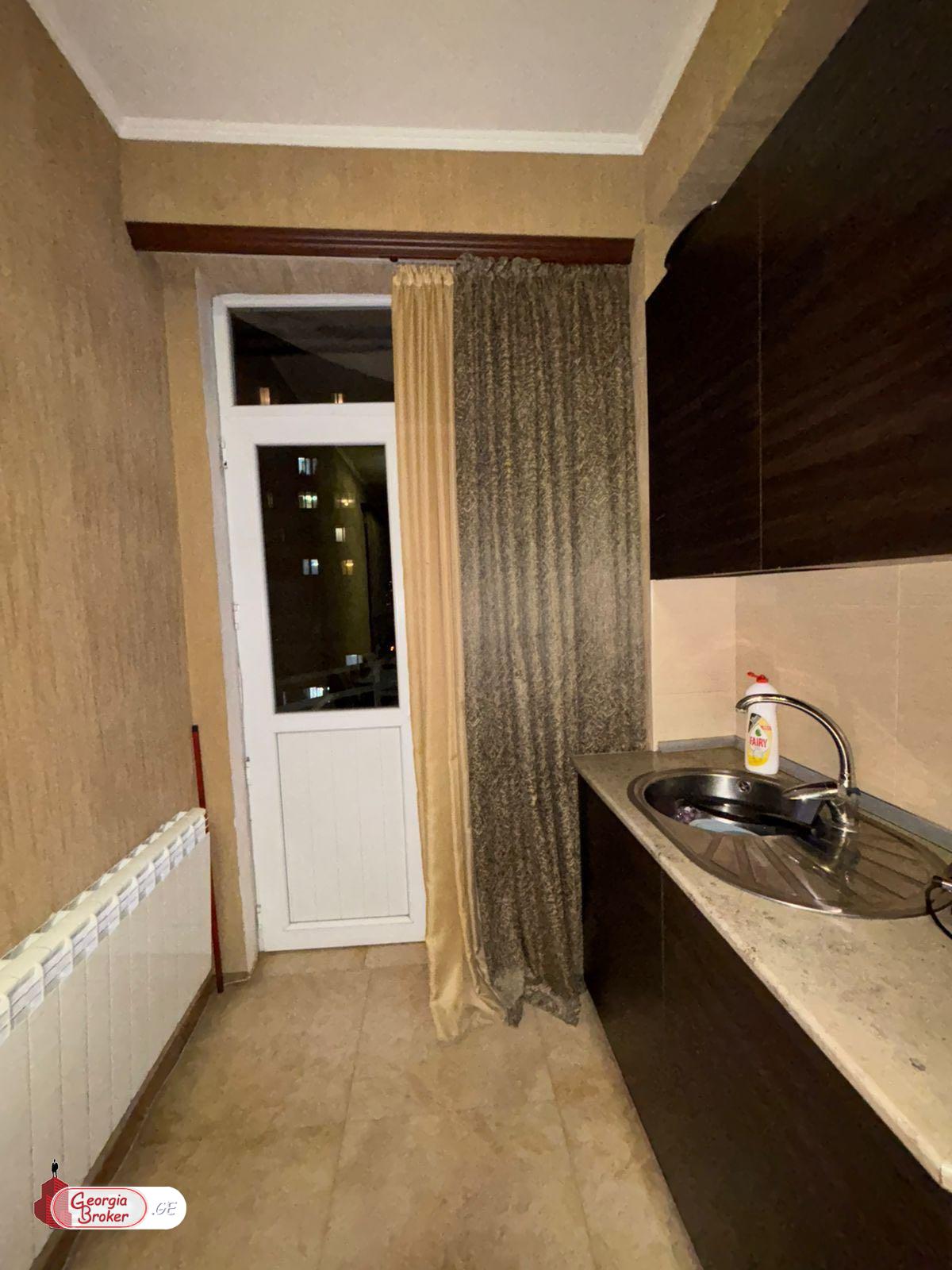 продается квартира с новым ремонтом 3-комнаты